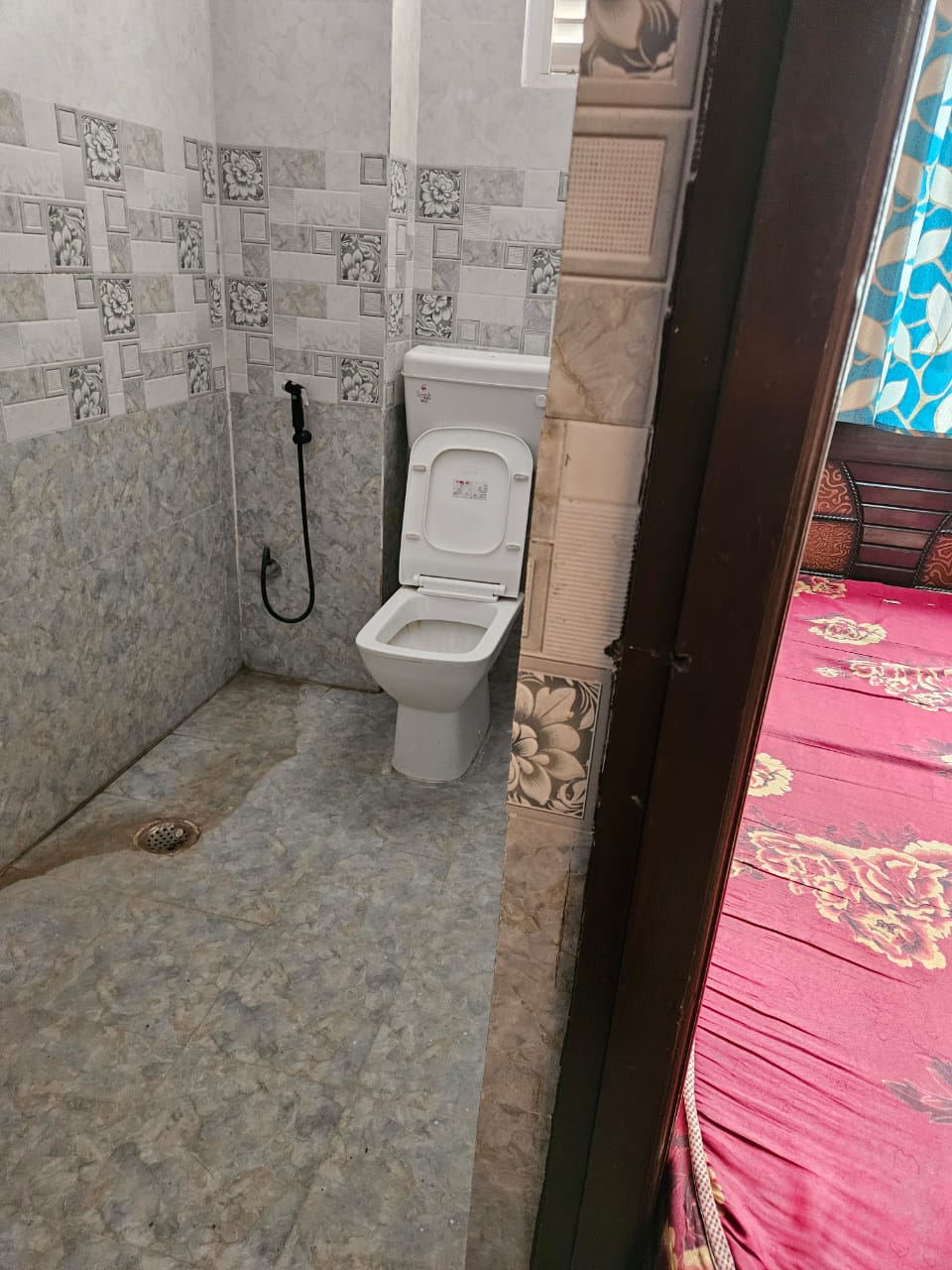 Room thumbnail 1