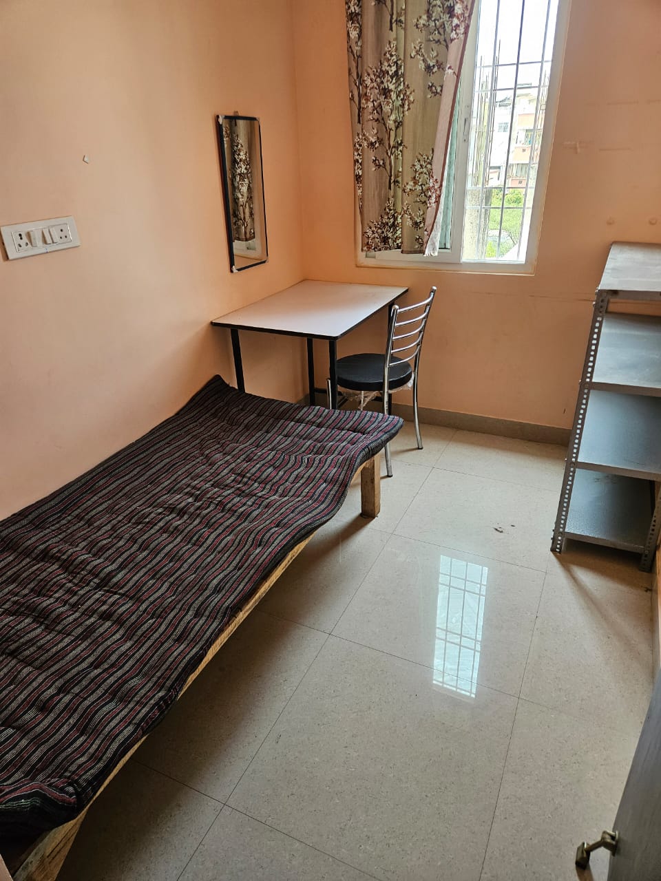 Room thumbnail 1